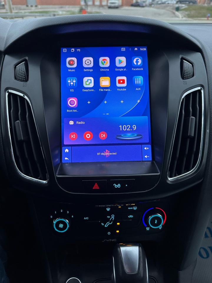 2015 Ford Focus SE Photo