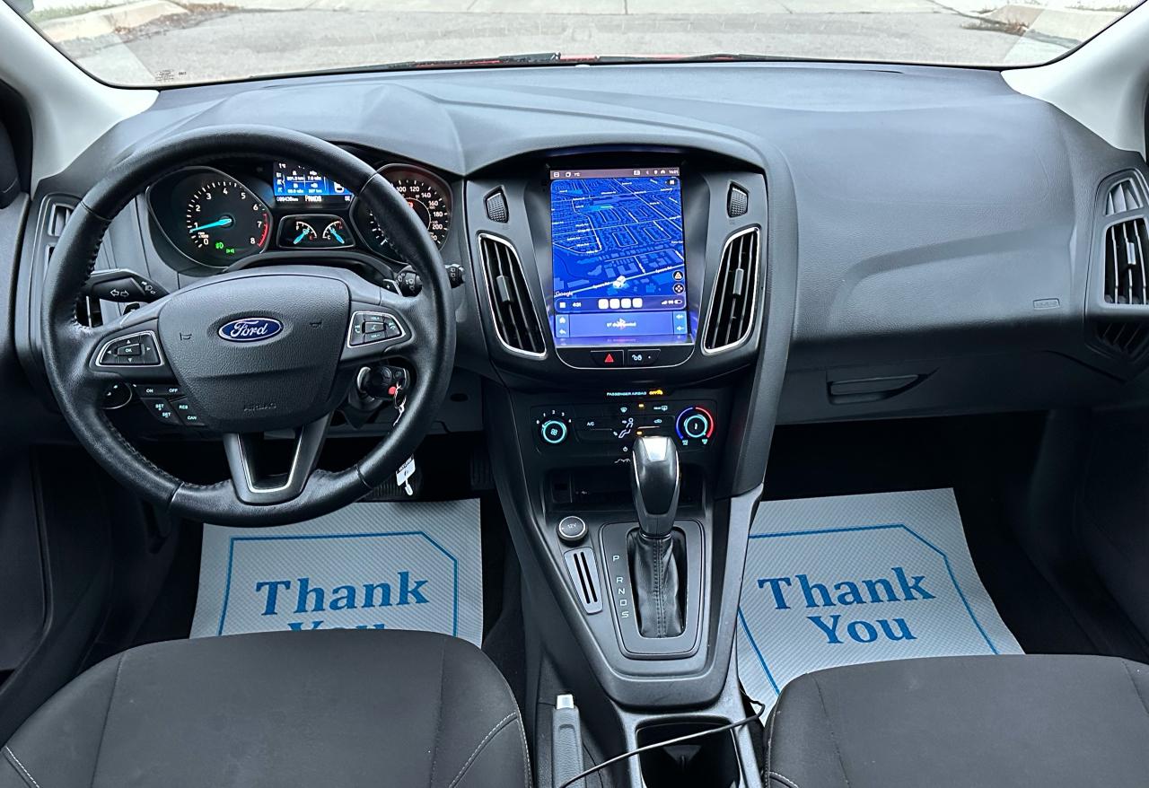 2015 Ford Focus SE Photo