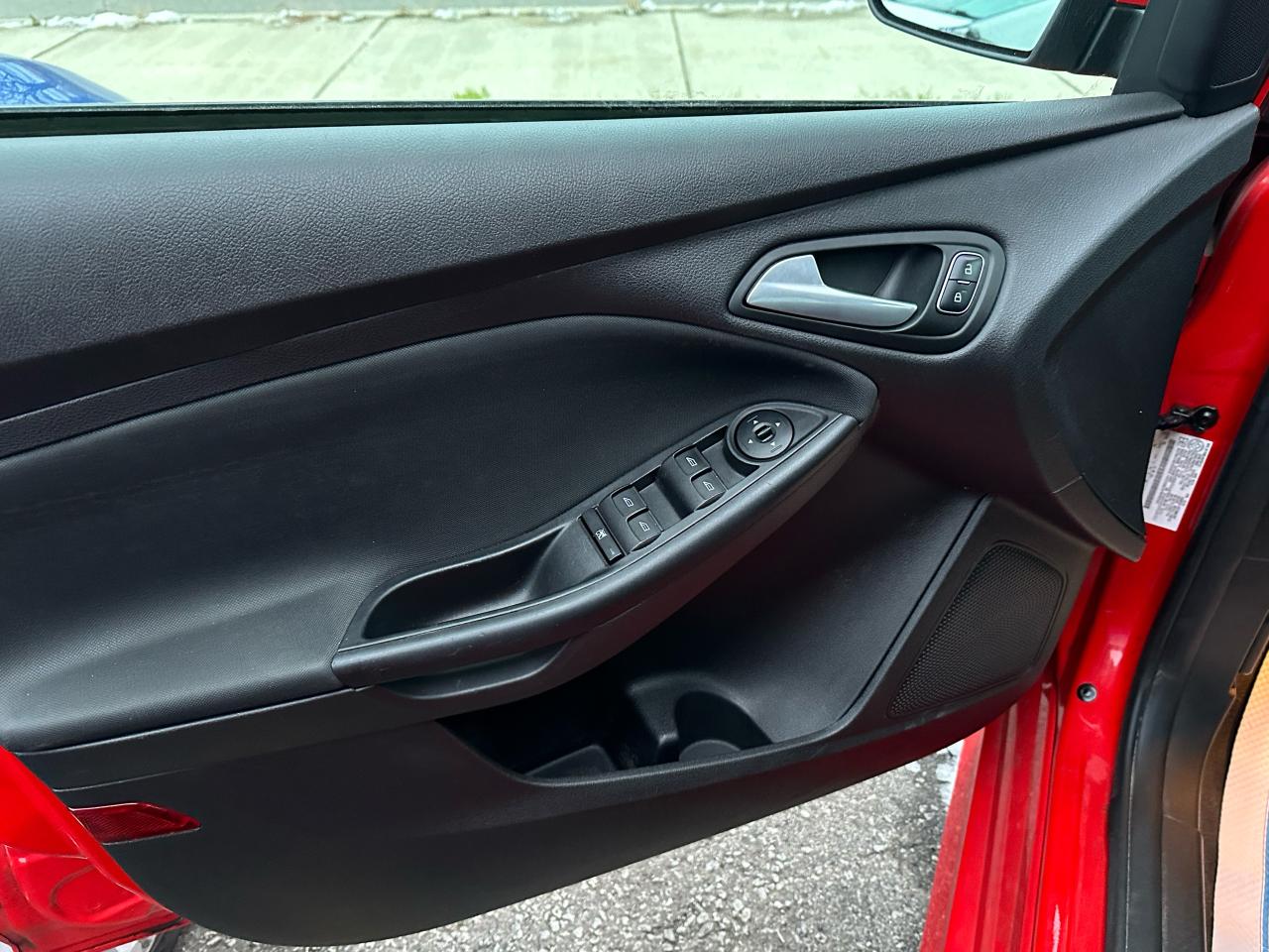 2015 Ford Focus SE Photo