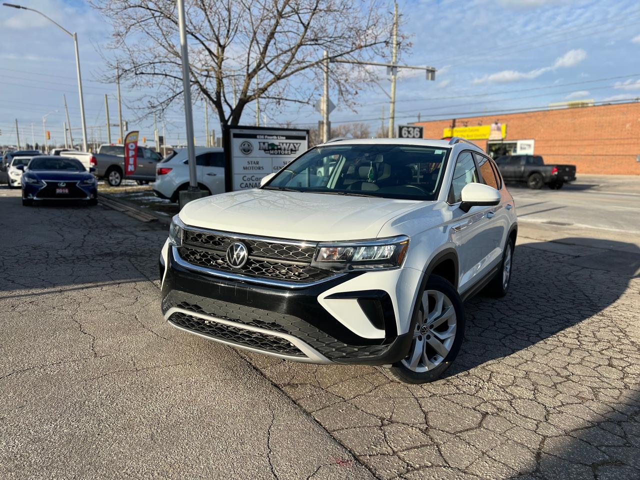 2022 Volkswagen Taos Comfortline 4WD BLINDSPOT HEATED SEATS APPLE CAR Photo2