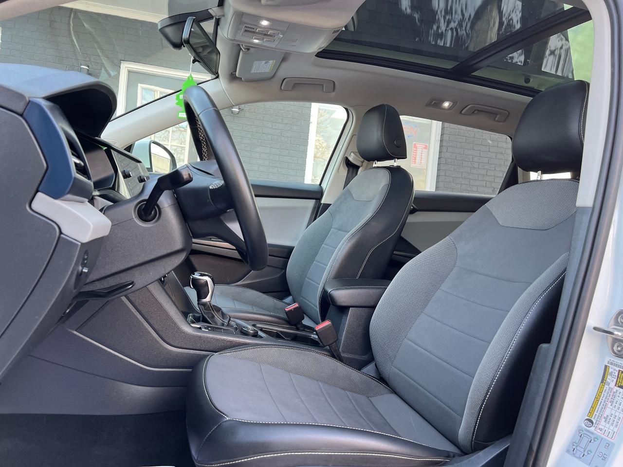 2022 Volkswagen Taos Comfortline 4WD BLINDSPOT HEATED SEATS APPLE CAR Photo