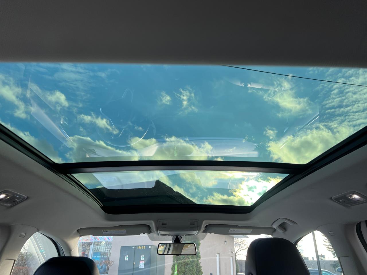 2022 Volkswagen Taos Comfortline 4WD BLINDSPOT HEATED SEATS APPLE CAR Photo