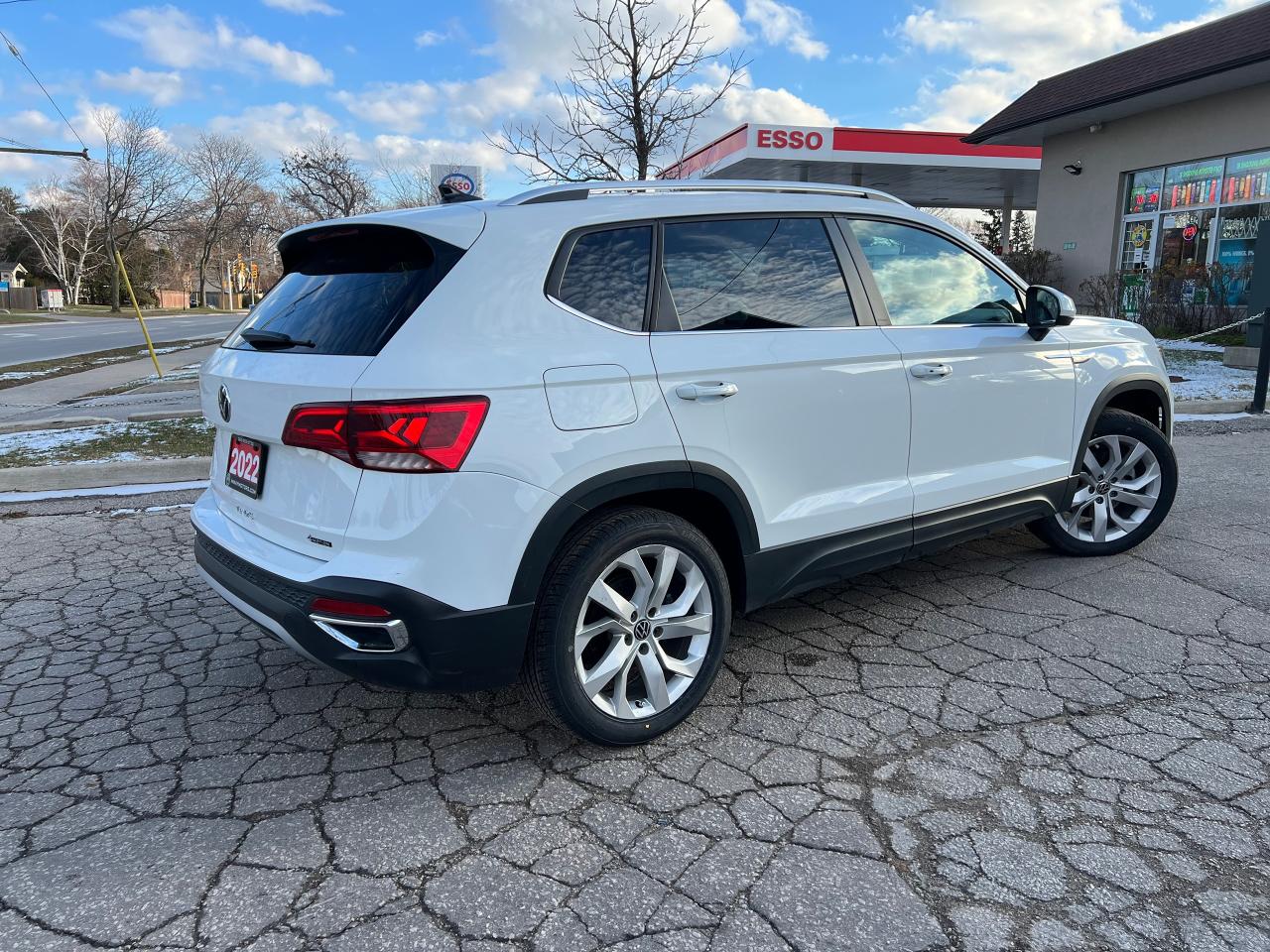 2022 Volkswagen Taos Comfortline 4WD BLINDSPOT HEATED SEATS APPLE CAR Photo