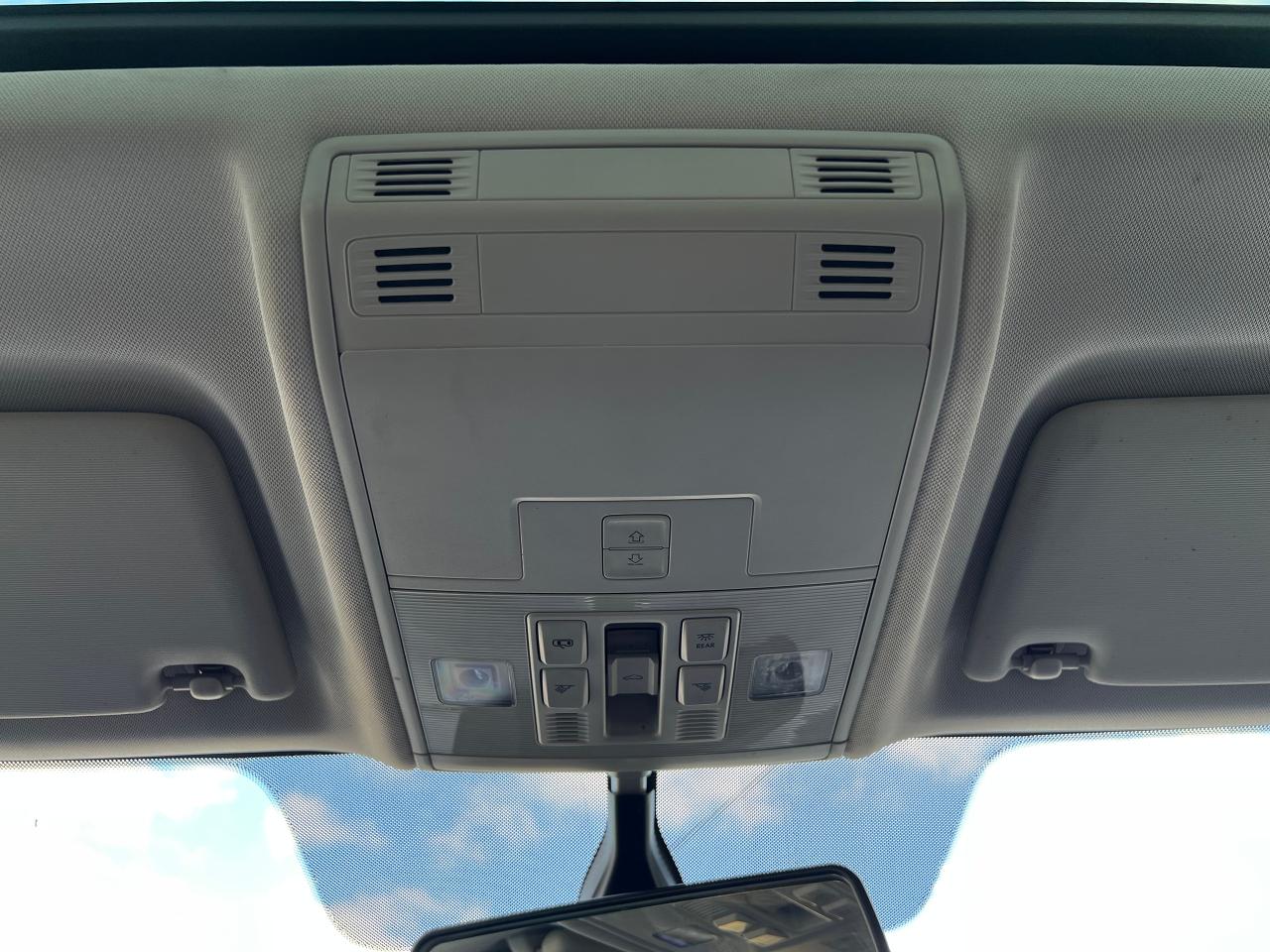 2022 Volkswagen Taos Comfortline 4WD BLINDSPOT HEATED SEATS APPLE CAR Photo