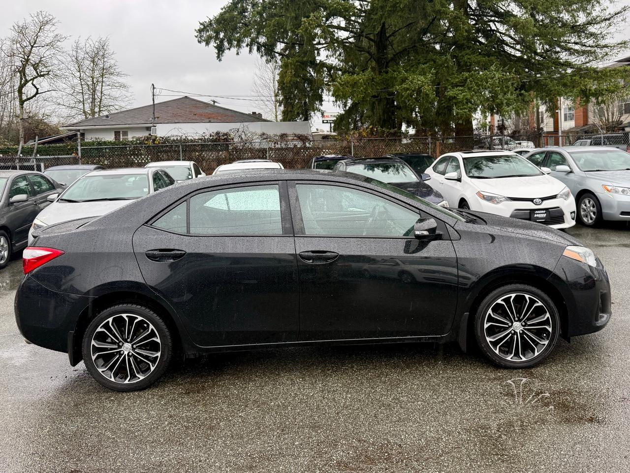 2015 Toyota Corolla S FINANCING AVAILABLE Photo4