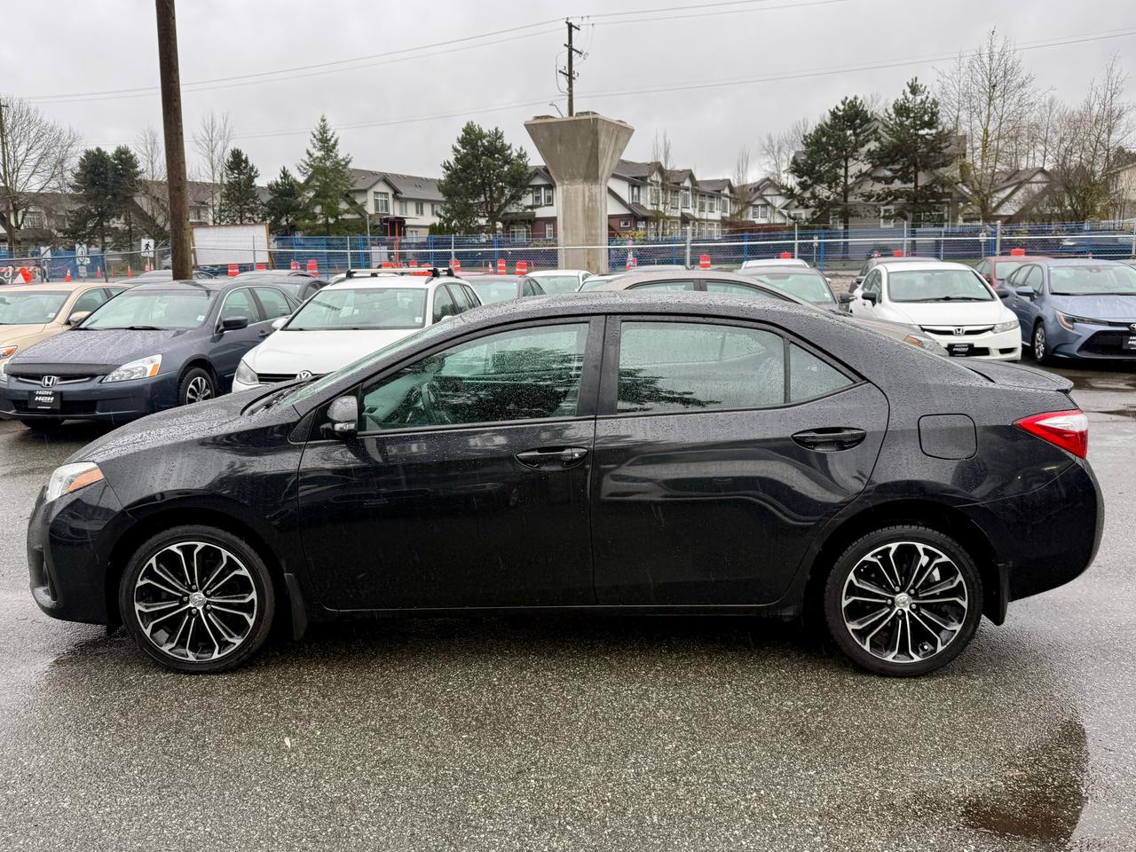 2015 Toyota Corolla S FINANCING AVAILABLE Photo8