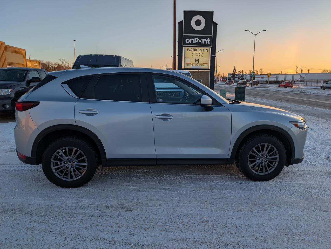 2017 Mazda CX-5 Touring | HEATED SEATS | BLIND SPOT MONITORING - Photo #3