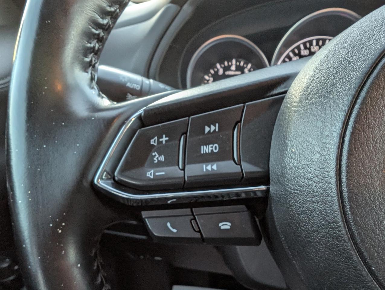 2017 Mazda CX-5 Touring | HEATED SEATS | BLIND SPOT MONITORING - Photo #11