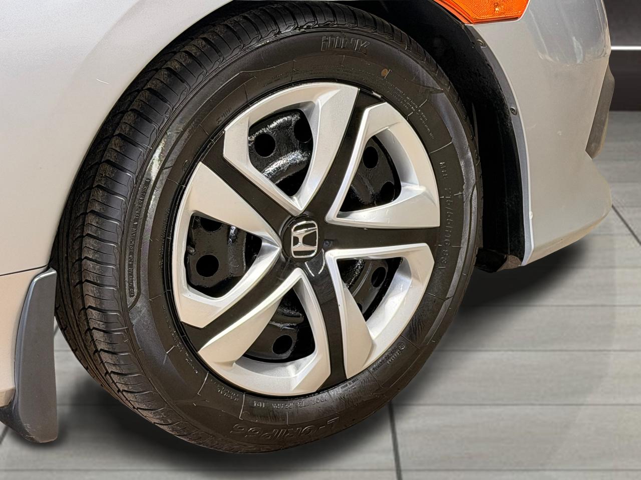 2017 Honda Civic LX+New Tires+Camera+CLEAN CARFAX Photo47