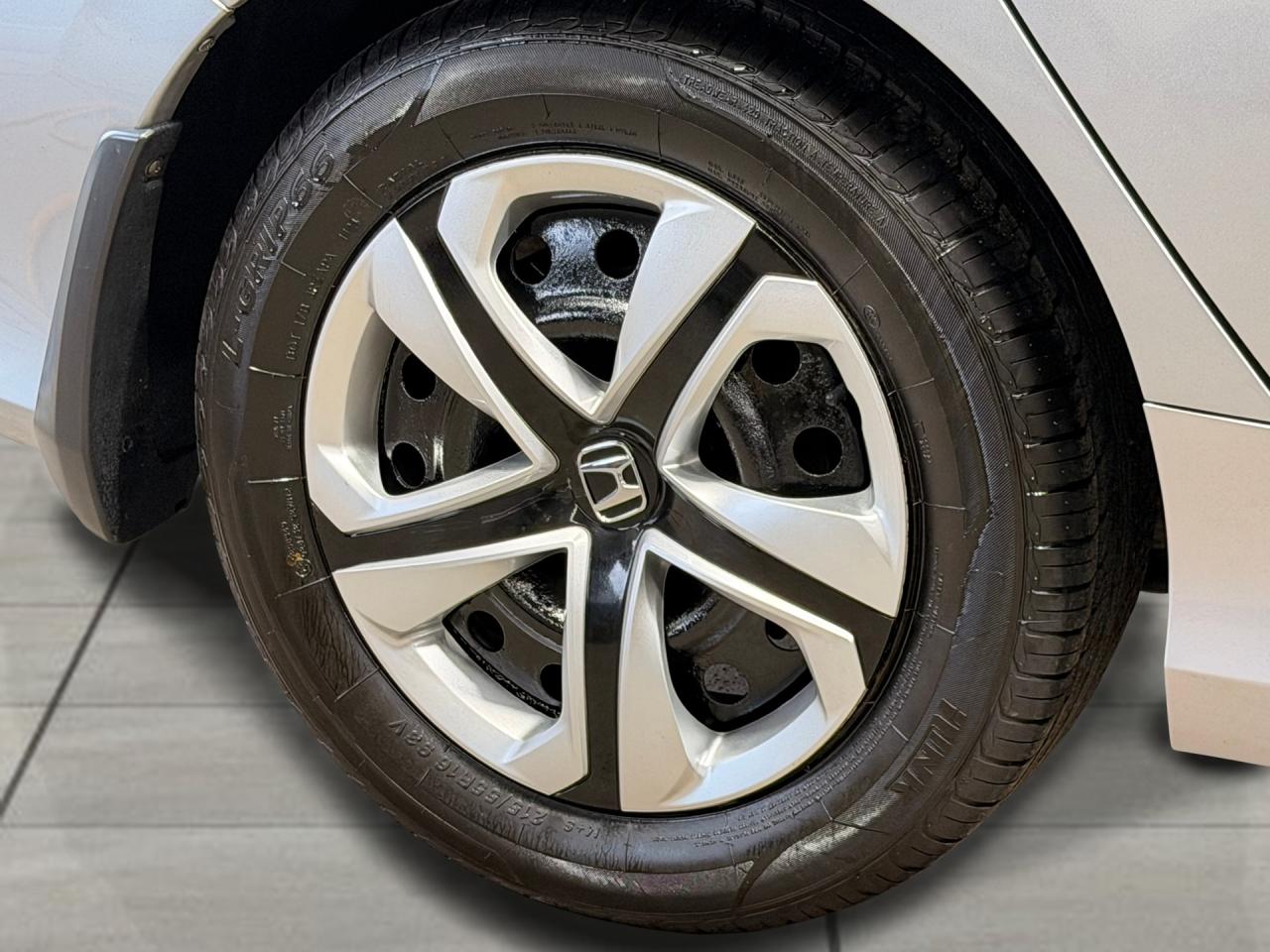 2017 Honda Civic LX+New Tires+Camera+CLEAN CARFAX Photo46