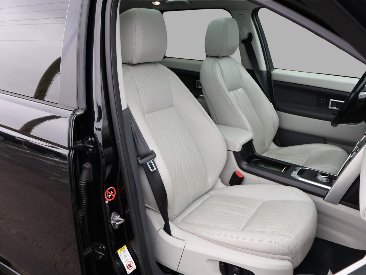 2016 Land Rover Discovery Sport HSE AWD CERTIFIED *ACCIDENT FREE*LAND ROVER MAINTAIN* CAMAERA BLUETOOTH LEATHER HEATED SEATS PANO ROOF CRUISE ALLOYS Photo