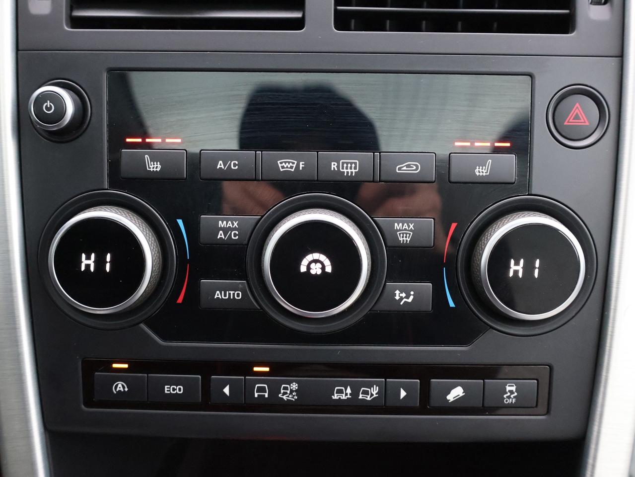 2016 Land Rover Discovery Sport HSE AWD CERTIFIED *ACCIDENT FREE*LAND ROVER MAINTAIN* CAMAERA BLUETOOTH LEATHER HEATED SEATS PANO ROOF CRUISE ALLOYS Photo