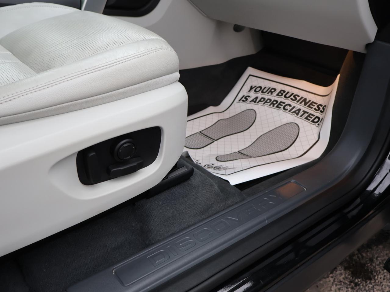 2016 Land Rover Discovery Sport HSE AWD CERTIFIED *ACCIDENT FREE*LAND ROVER MAINTAIN* CAMAERA BLUETOOTH LEATHER HEATED SEATS PANO ROOF CRUISE ALLOYS Photo