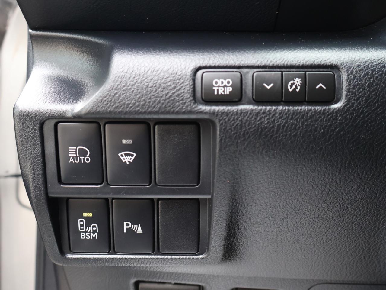 2018 Lexus IS 300 F-SPORT AWD CERTIFIED *SERVICE RECORDS* CAMERA NAV BLUETOOTH LEATHER HEATED SEATS SUNROOF CRUISE ALLOYS - Photo #28