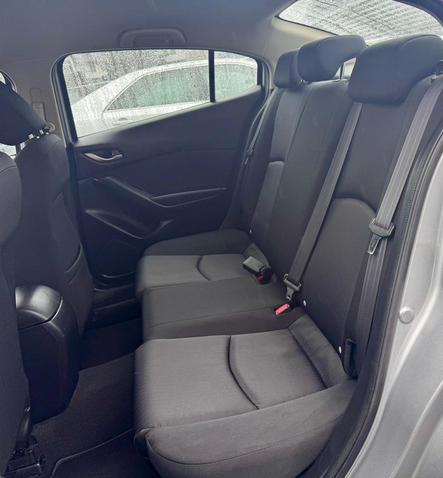 2014 Mazda MAZDA3 GX-SKY FINANCING AVAILABLE Photo14