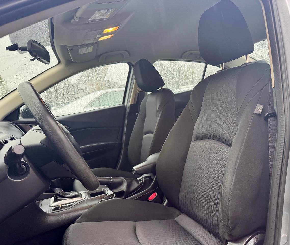 2014 Mazda MAZDA3 GX-SKY FINANCING AVAILABLE Photo9