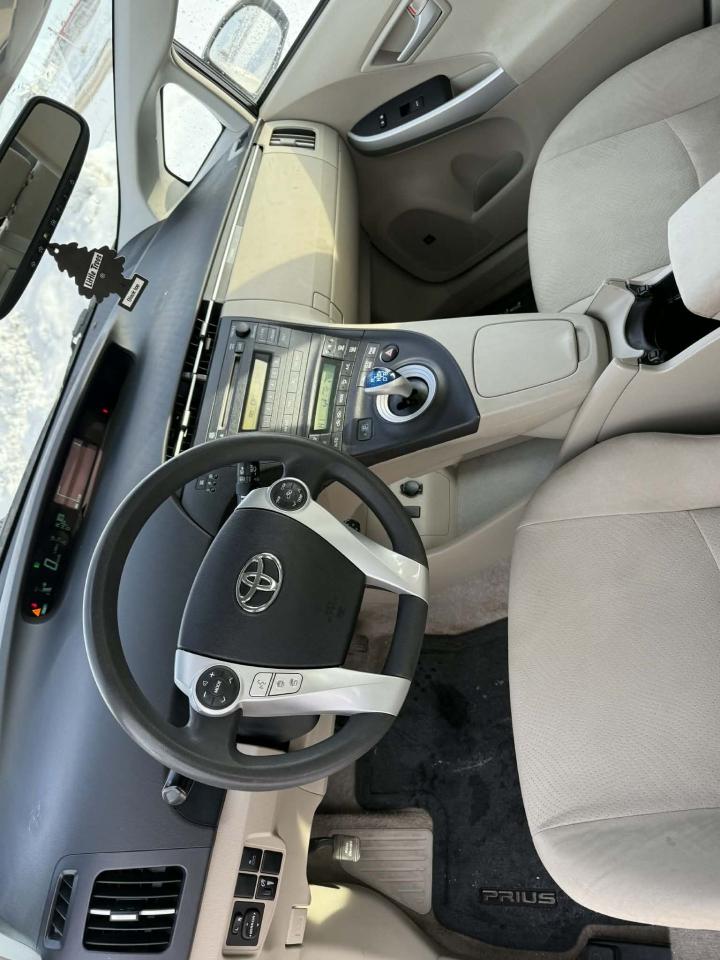 2011 Toyota Prius 5DR HB - Photo #10