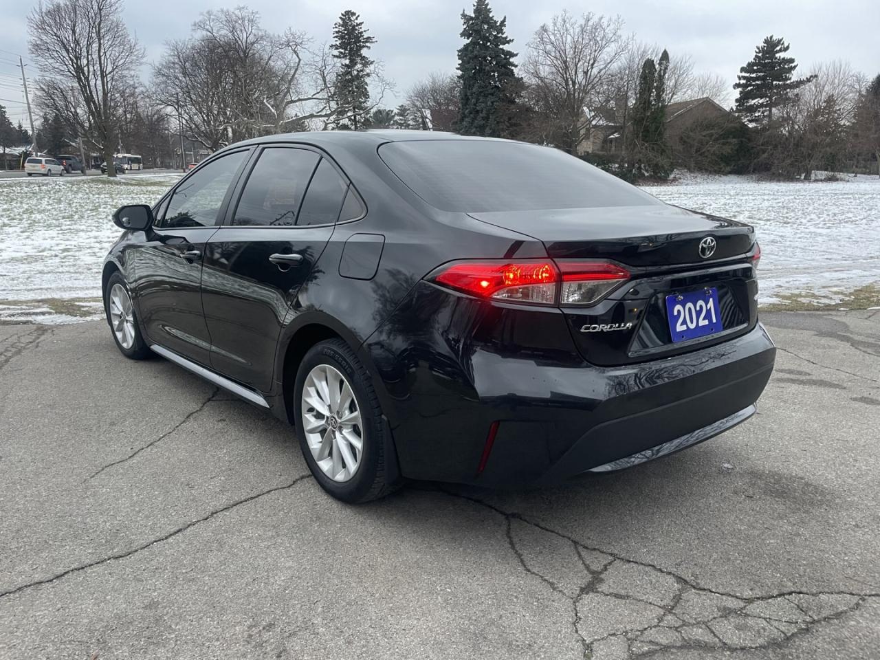 2021 Toyota Corolla LE Upgrade *Sunroof/One Owner - Photo #4