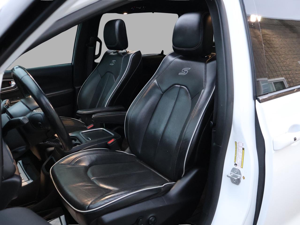 2019 Chrysler Pacifica LIMITED S-PKG CERTIFIED *ACCIDENT FREE*7 SEATS* NAVI 360 CAMERA P.ROOF LEATHER COOL/HEAT SEATS/STEERING P.SENSORS - Photo #13