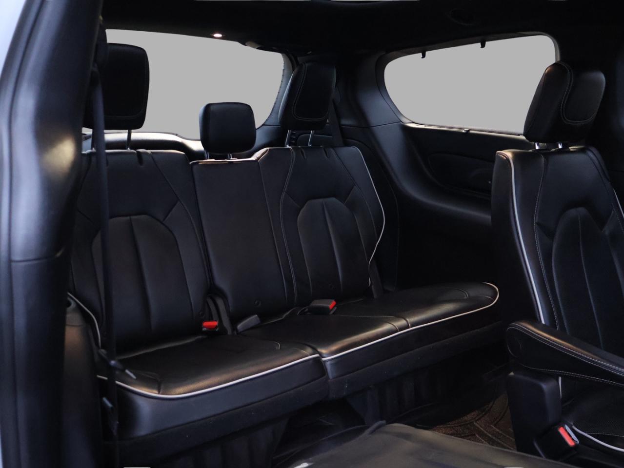 2019 Chrysler Pacifica LIMITED S-PKG CERTIFIED *ACCIDENT FREE*7 SEATS* NAVI 360 CAMERA P.ROOF LEATHER COOL/HEAT SEATS/STEERING P.SENSORS - Photo #16