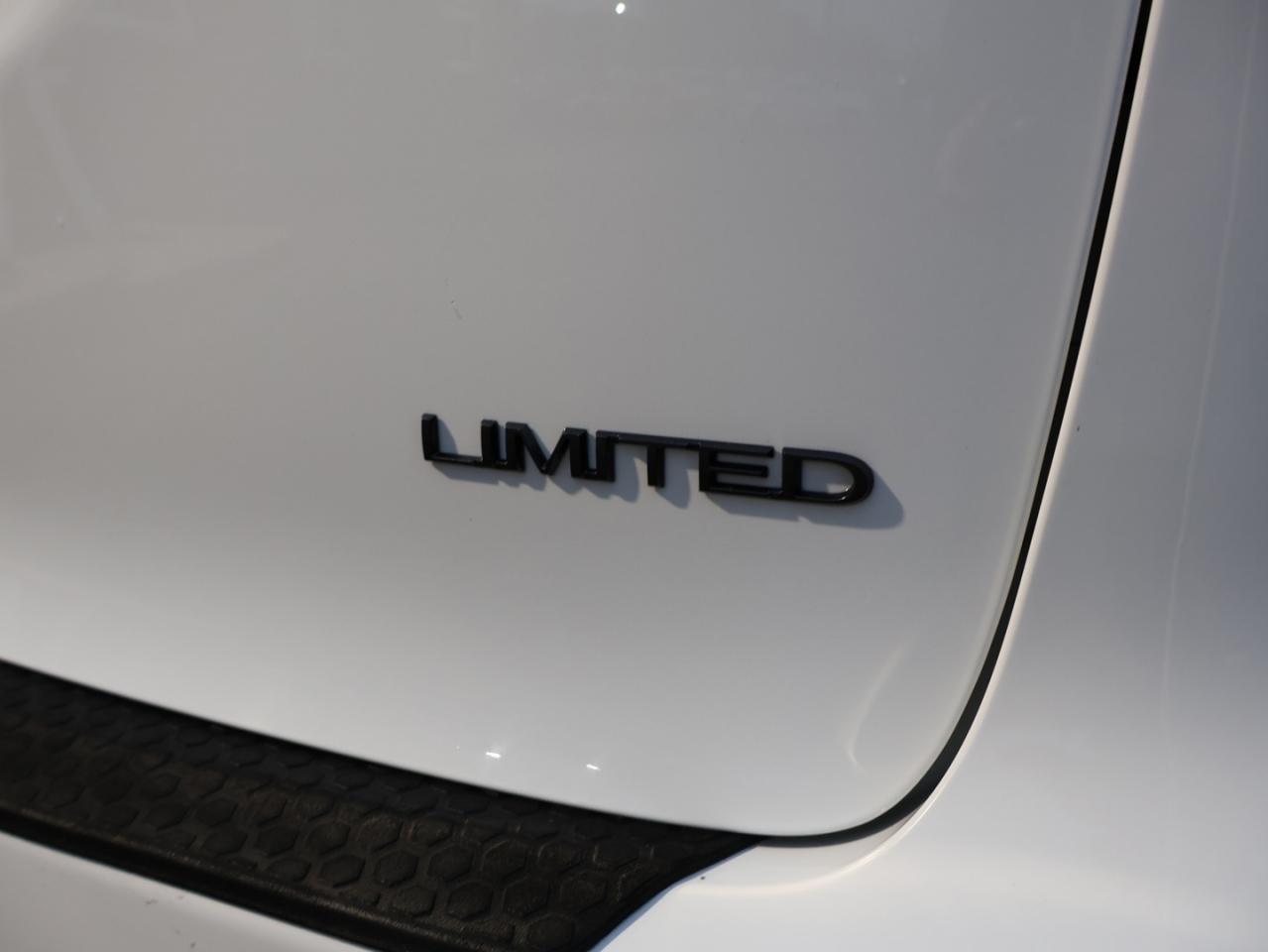 2019 Chrysler Pacifica LIMITED S-PKG CERTIFIED *ACCIDENT FREE*7 SEATS* NAVI 360 CAMERA P.ROOF LEATHER COOL/HEAT SEATS/STEERING P.SENSORS - Photo #41