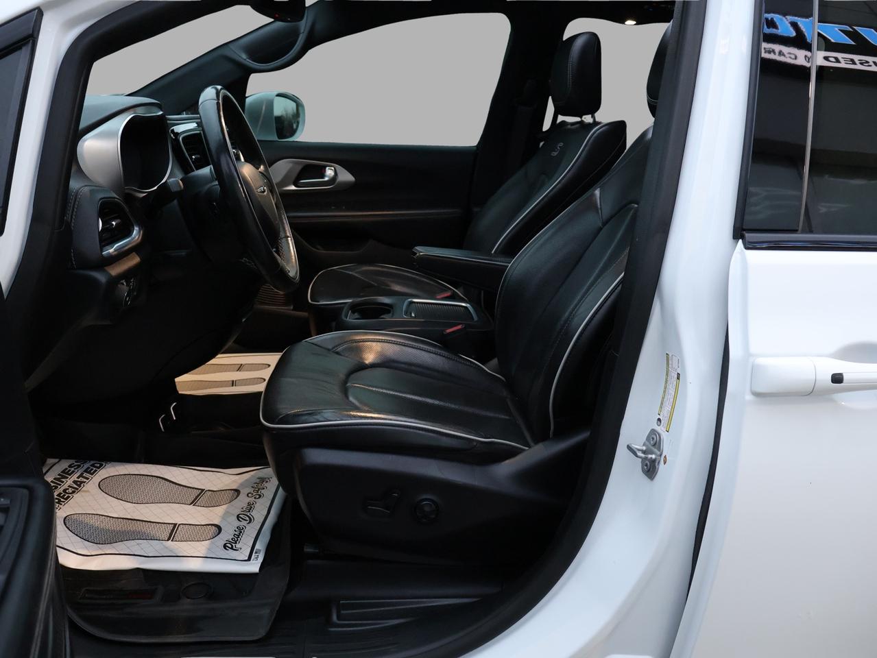 2019 Chrysler Pacifica LIMITED S-PKG CERTIFIED *ACCIDENT FREE*7 SEATS* NAVI 360 CAMERA P.ROOF LEATHER COOL/HEAT SEATS/STEERING P.SENSORS Photo