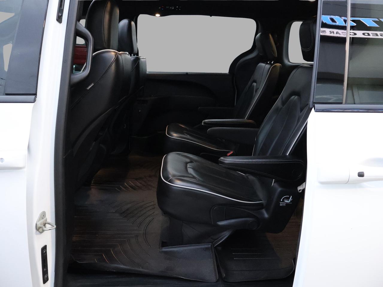 2019 Chrysler Pacifica LIMITED S-PKG CERTIFIED *ACCIDENT FREE*7 SEATS* NAVI 360 CAMERA P.ROOF LEATHER COOL/HEAT SEATS/STEERING P.SENSORS Photo