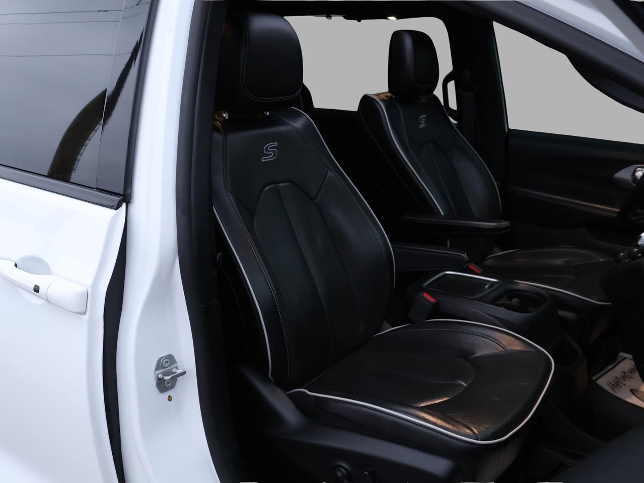 2019 Chrysler Pacifica LIMITED S-PKG CERTIFIED *ACCIDENT FREE*7 SEATS* NAVI 360 CAMERA P.ROOF LEATHER COOL/HEAT SEATS/STEERING P.SENSORS Photo