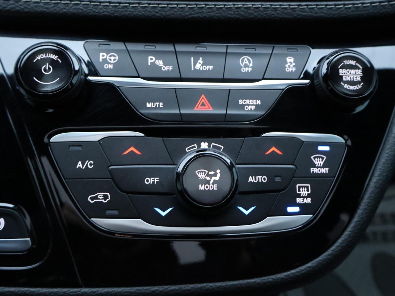 2019 Chrysler Pacifica LIMITED S-PKG CERTIFIED *ACCIDENT FREE*7 SEATS* NAVI 360 CAMERA P.ROOF LEATHER COOL/HEAT SEATS/STEERING P.SENSORS Photo