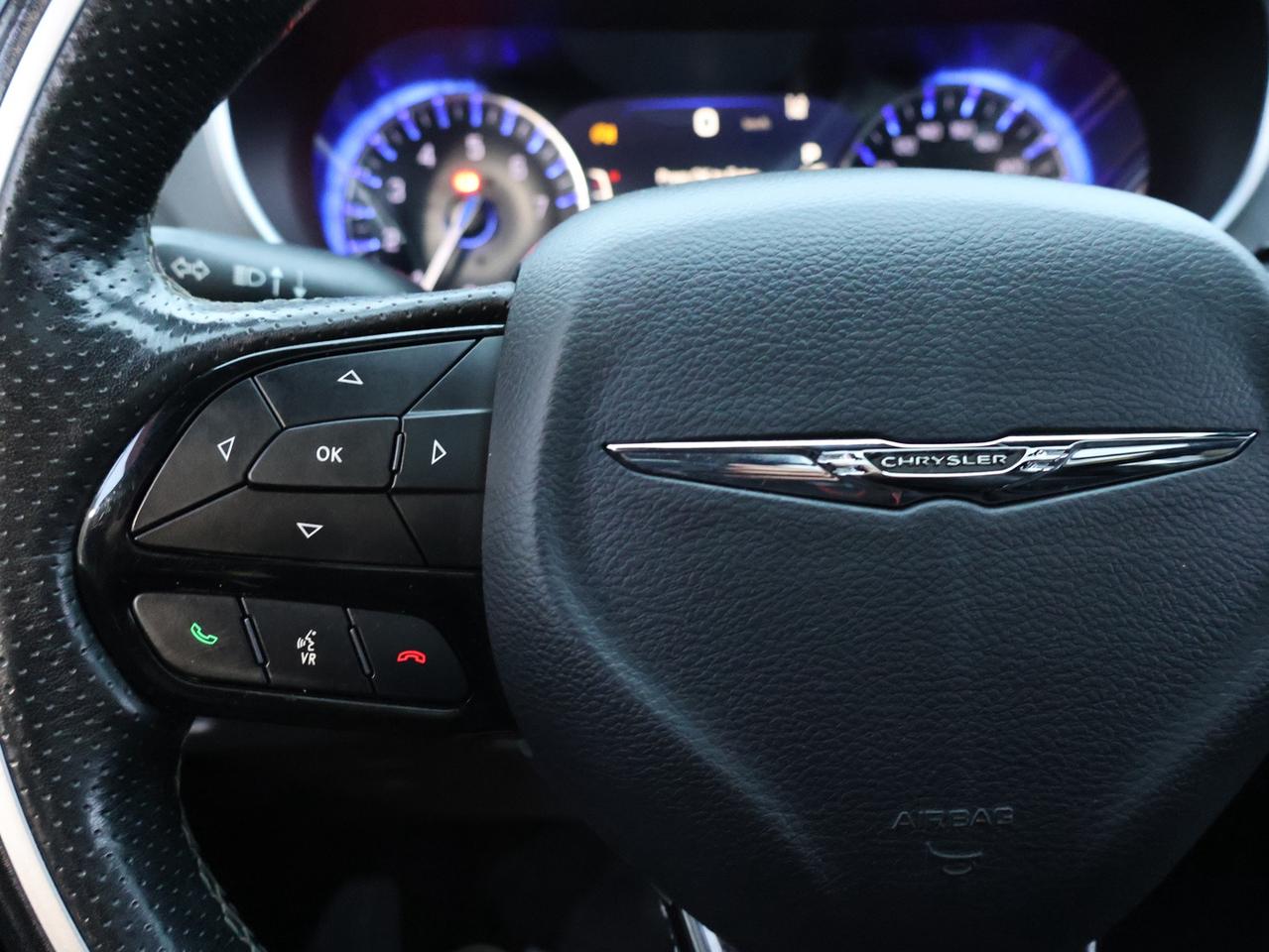 2019 Chrysler Pacifica LIMITED S-PKG CERTIFIED *ACCIDENT FREE*7 SEATS* NAVI 360 CAMERA P.ROOF LEATHER COOL/HEAT SEATS/STEERING P.SENSORS Photo