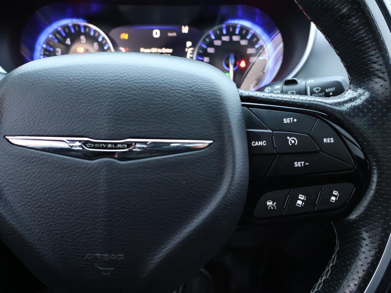 2019 Chrysler Pacifica LIMITED S-PKG CERTIFIED *ACCIDENT FREE*7 SEATS* NAVI 360 CAMERA P.ROOF LEATHER COOL/HEAT SEATS/STEERING P.SENSORS Photo