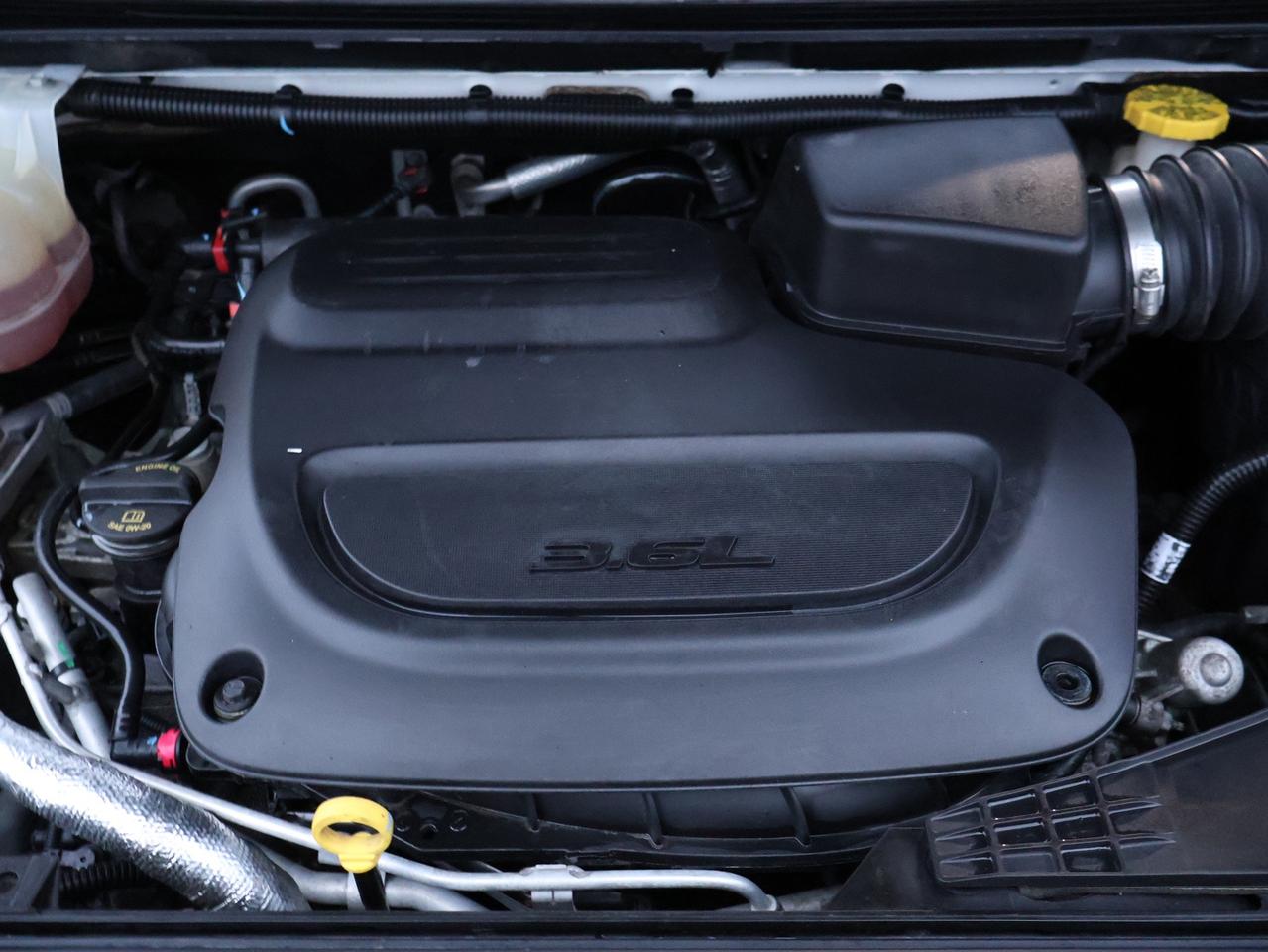 2019 Chrysler Pacifica LIMITED S-PKG CERTIFIED *ACCIDENT FREE*7 SEATS* NAVI 360 CAMERA P.ROOF LEATHER COOL/HEAT SEATS/STEERING P.SENSORS Photo