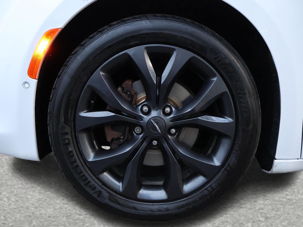 2019 Chrysler Pacifica LIMITED S-PKG CERTIFIED *ACCIDENT FREE*7 SEATS* NAVI 360 CAMERA P.ROOF LEATHER COOL/HEAT SEATS/STEERING P.SENSORS Photo