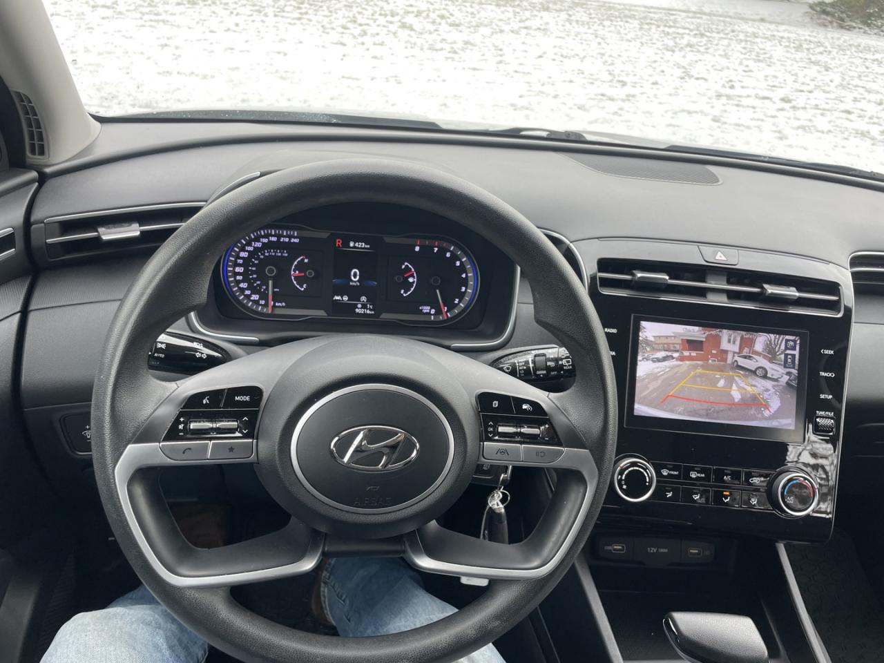 2023 Hyundai Tucson Essential AWD *One Owner / Clean Carfax - Photo #10