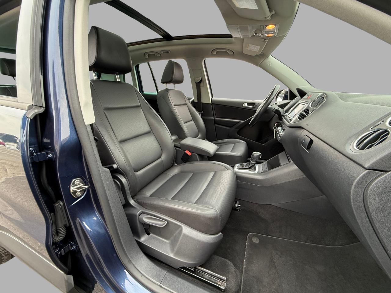 2011 Volkswagen Tiguan 4dr Auto Trendline 4Motion Photo