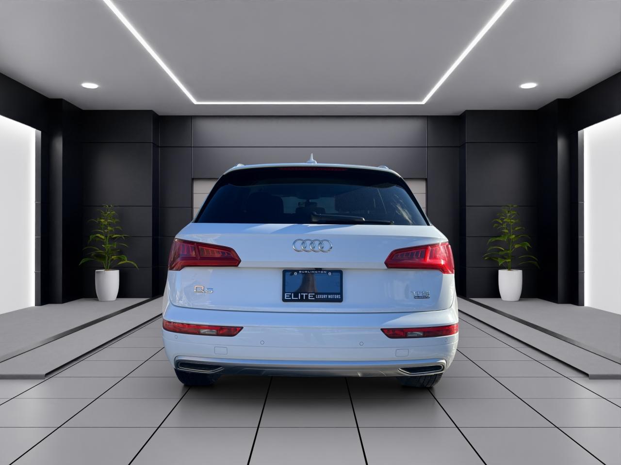 2018 Audi Q5 2.0T Quattro - Awd - Leather - Low Kms !! Photo