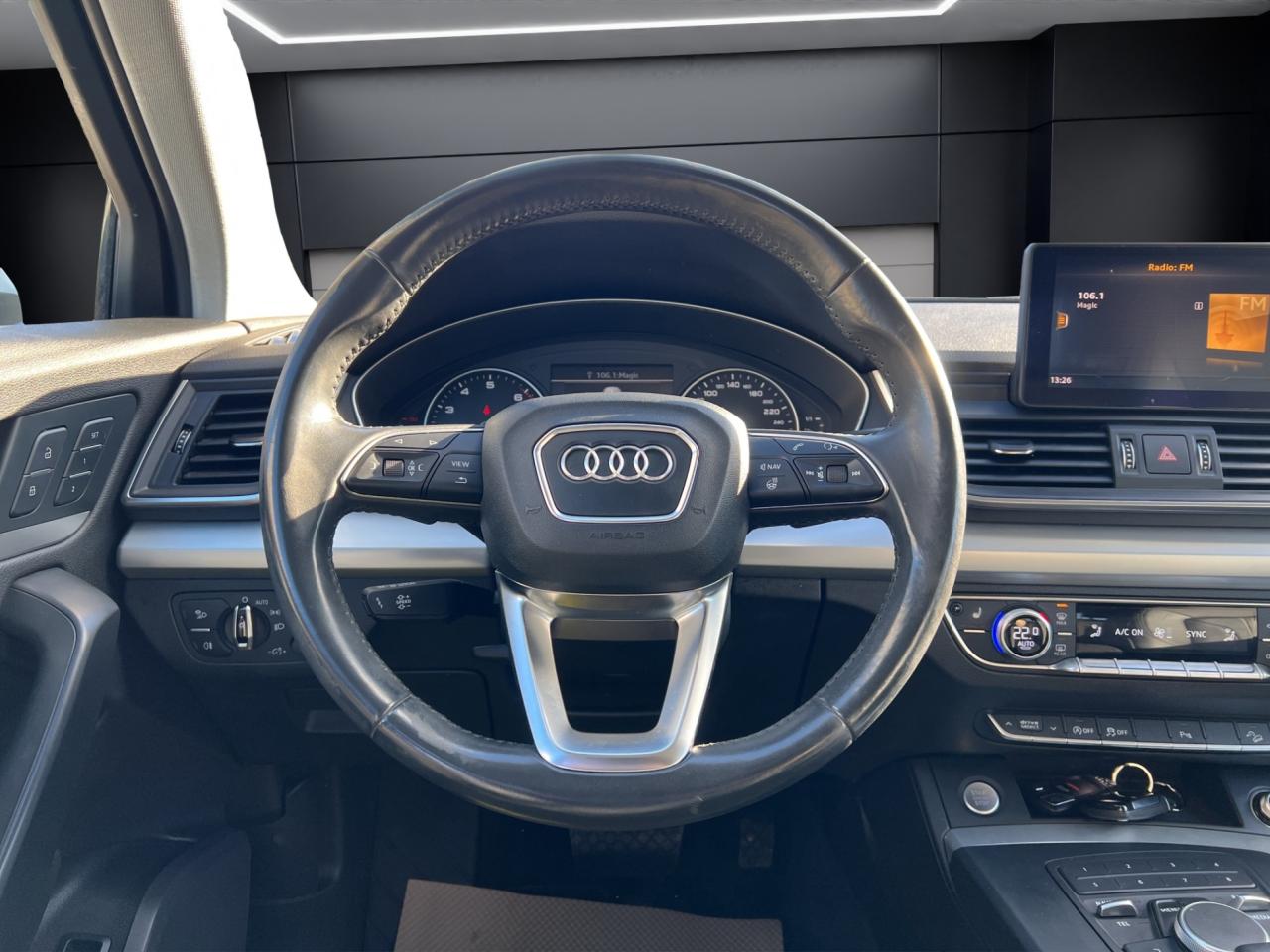 2018 Audi Q5 2.0T Quattro - Awd - Leather - Low Kms !! Photo