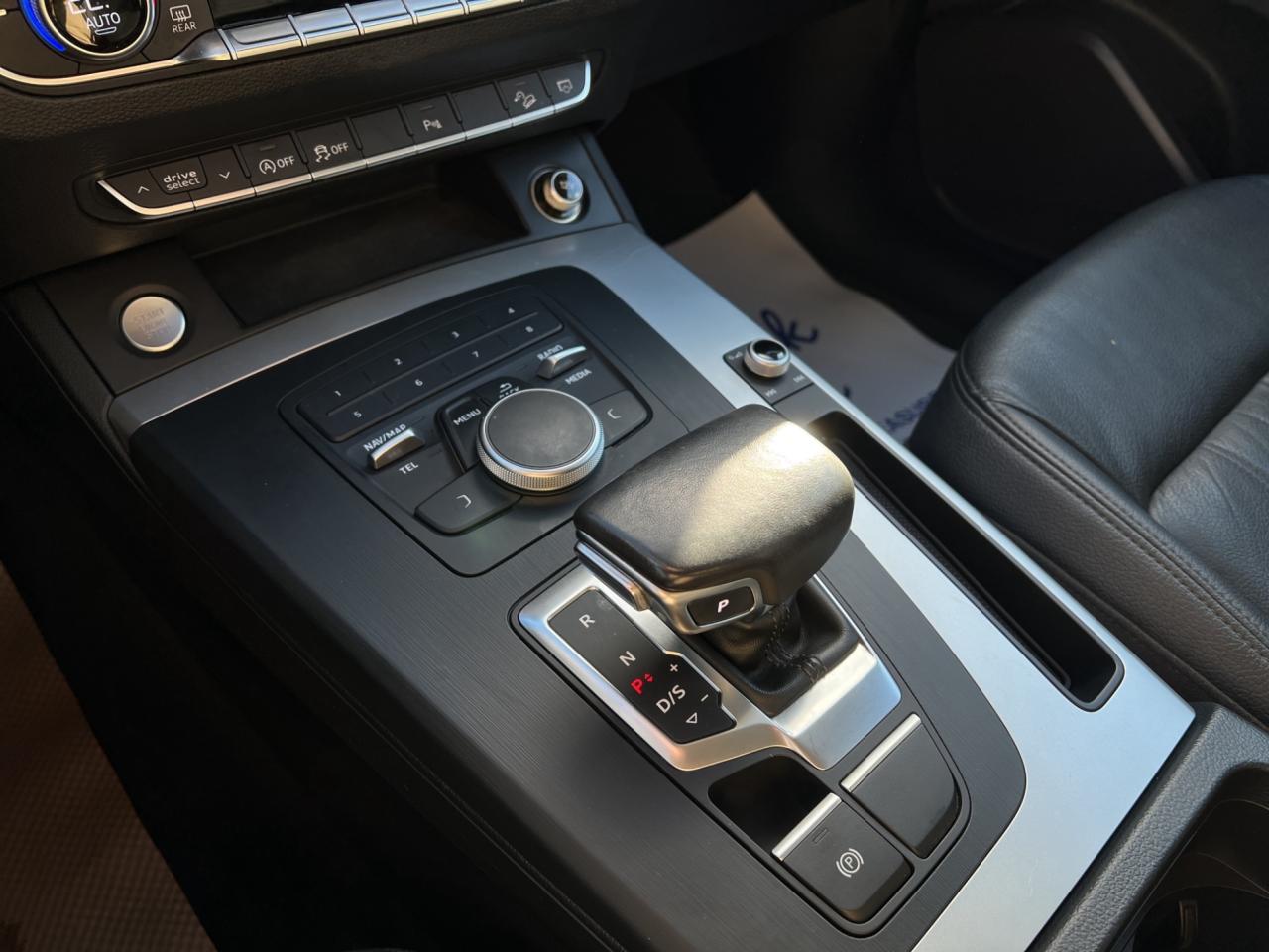 2018 Audi Q5 2.0T Quattro - Awd - Leather - Low Kms !! Photo