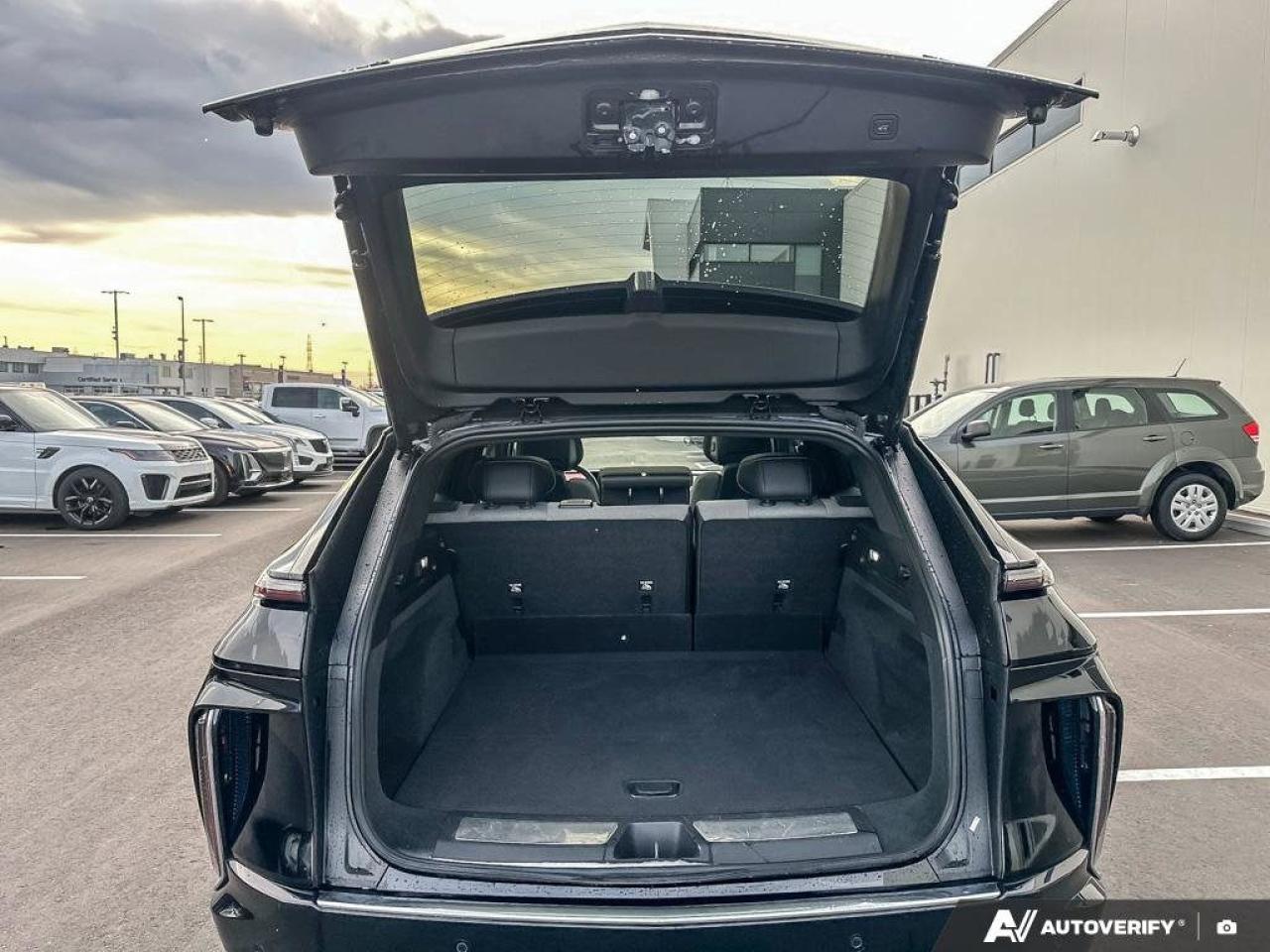 2024 Cadillac LYRIQ TECH-505KM EV RANGE-FULL WARRANTY-CLEAN CARFAX Photo