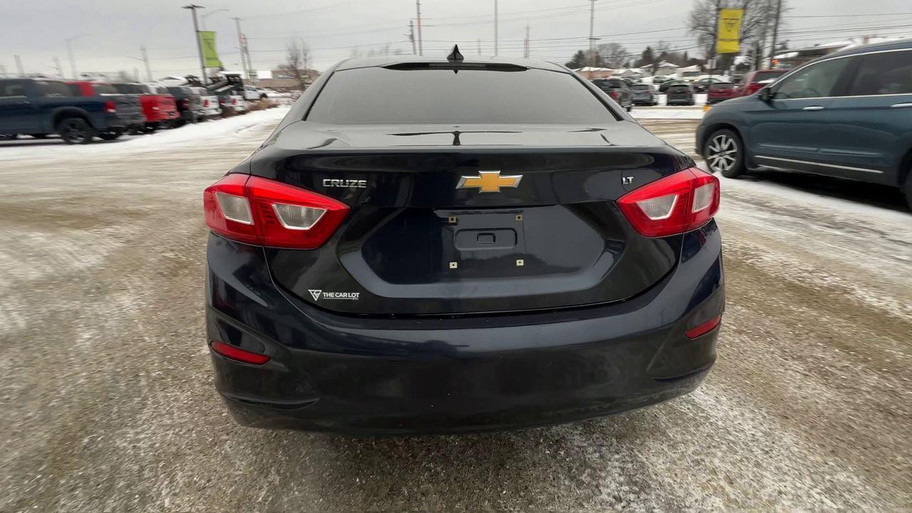 2016 Chevrolet Cruze LT Auto FWD, HEATED FRONT SEATS, SIRIUS XM, BACK UP CAM, PUSH TO START!! Photo
