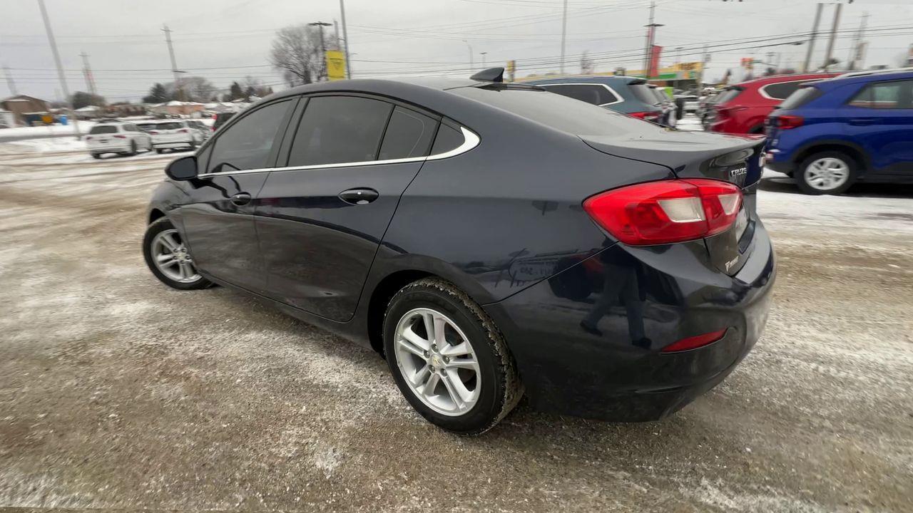 2016 Chevrolet Cruze LT Auto FWD, HEATED FRONT SEATS, SIRIUS XM, BACK UP CAM, PUSH TO START!! Photo