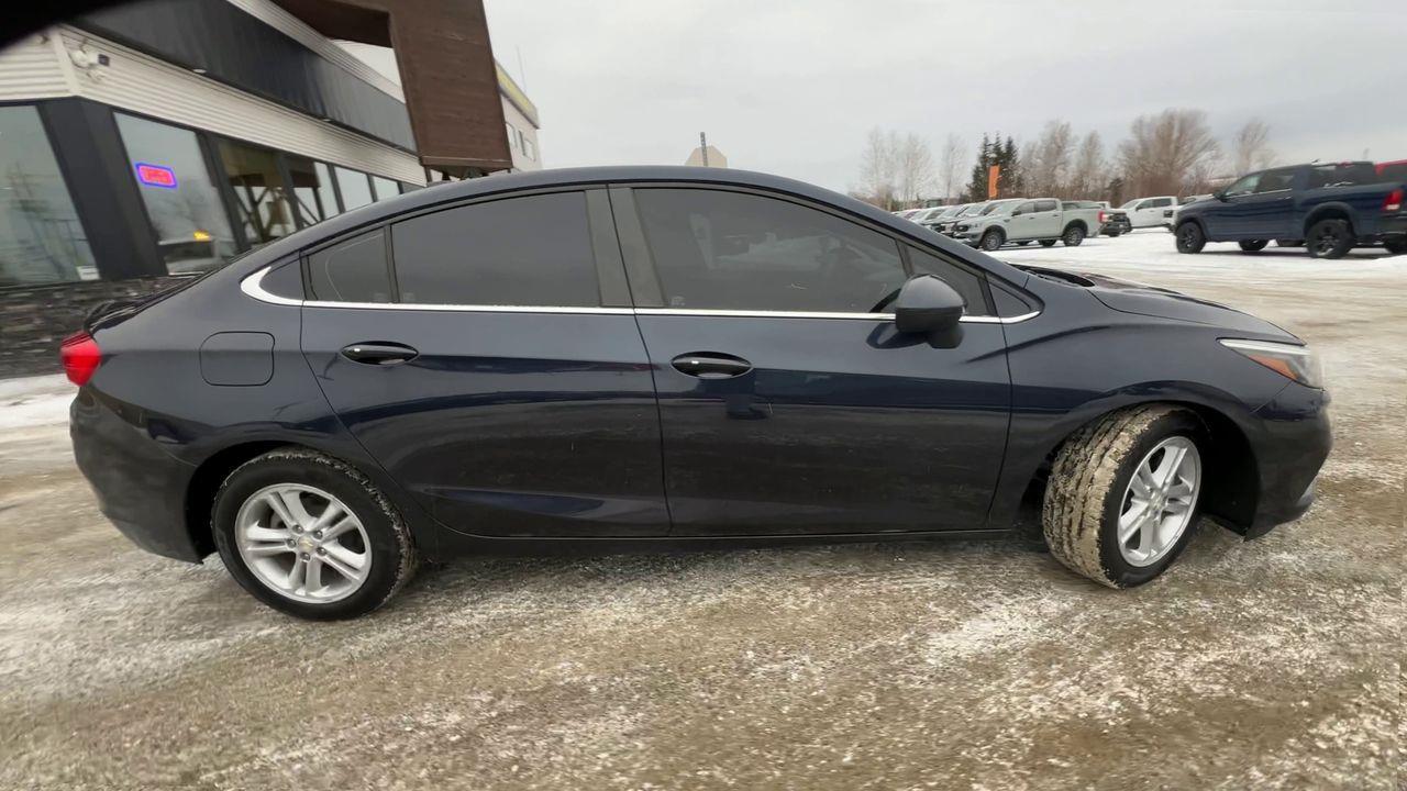 2016 Chevrolet Cruze LT Auto FWD, HEATED FRONT SEATS, SIRIUS XM, BACK UP CAM, PUSH TO START!! Photo