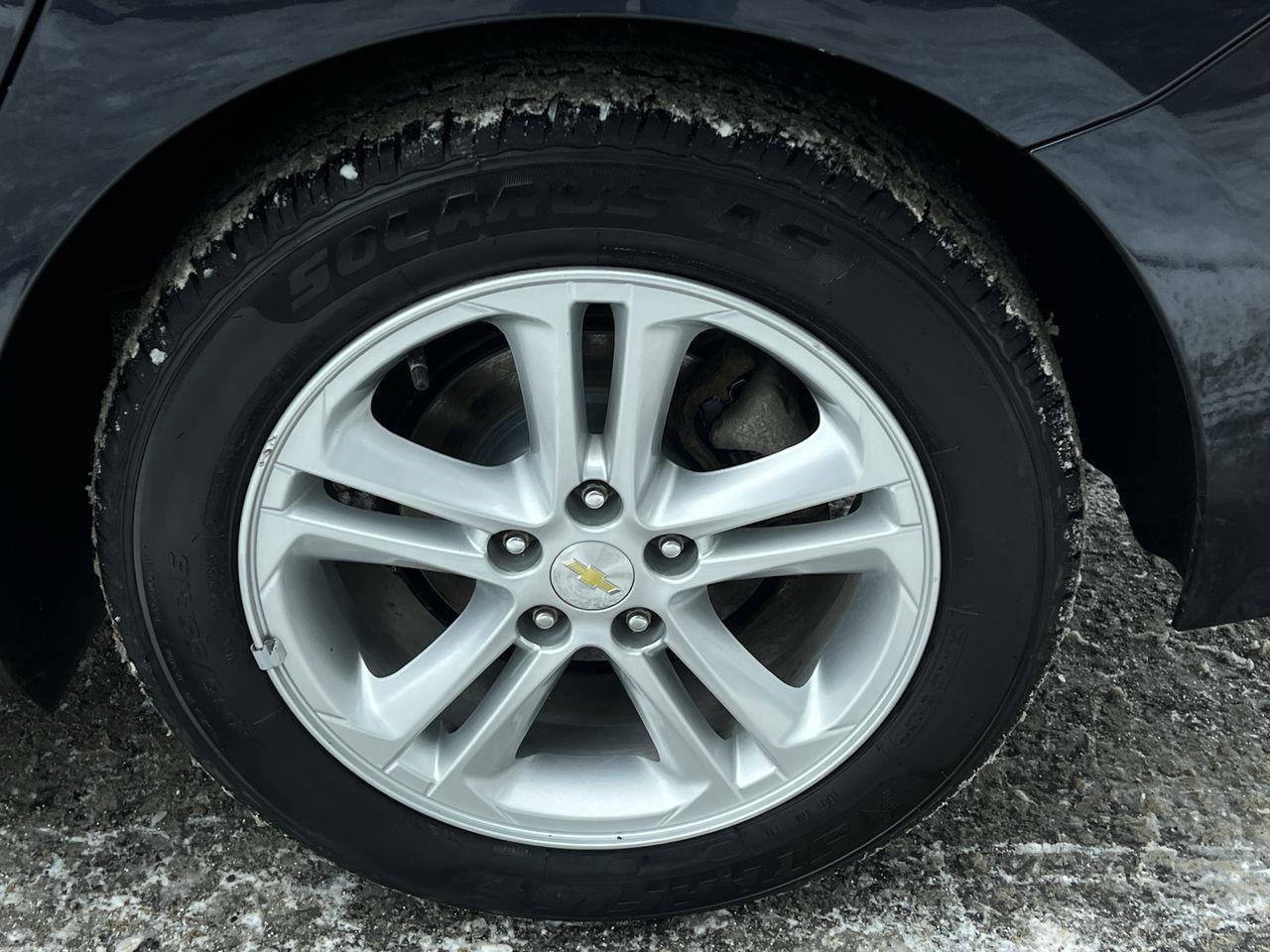 2016 Chevrolet Cruze LT Auto FWD, HEATED FRONT SEATS, SIRIUS XM, BACK UP CAM, PUSH TO START!! Photo