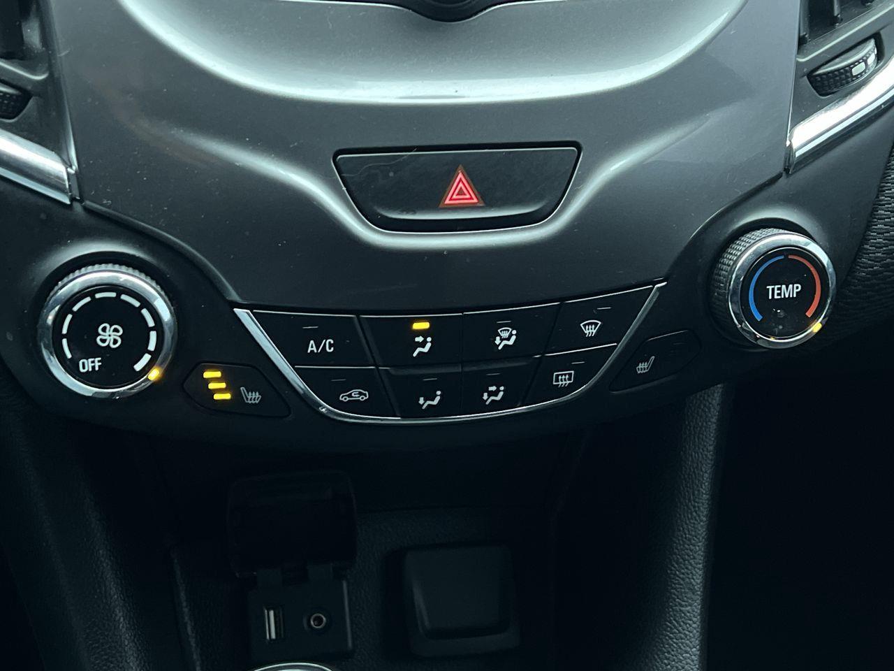 2016 Chevrolet Cruze LT Auto FWD, HEATED FRONT SEATS, SIRIUS XM, BACK UP CAM, PUSH TO START!! Photo