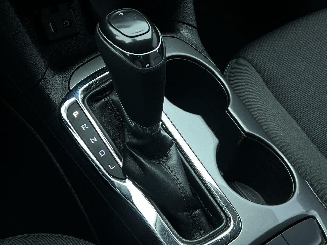 2016 Chevrolet Cruze LT Auto FWD, HEATED FRONT SEATS, SIRIUS XM, BACK UP CAM, PUSH TO START!! Photo