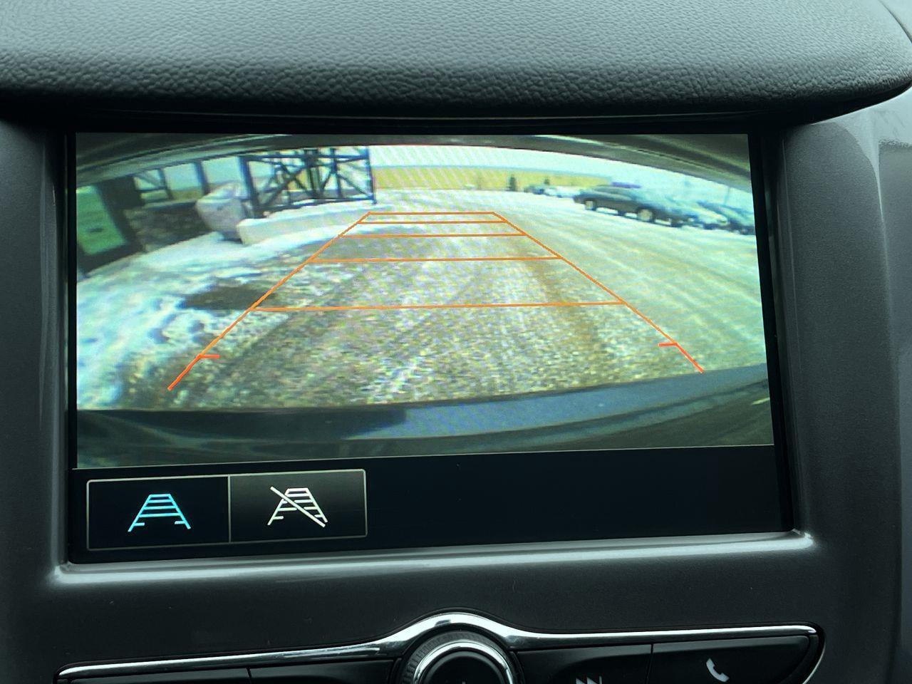 2016 Chevrolet Cruze LT Auto FWD, HEATED FRONT SEATS, SIRIUS XM, BACK UP CAM, PUSH TO START!! Photo