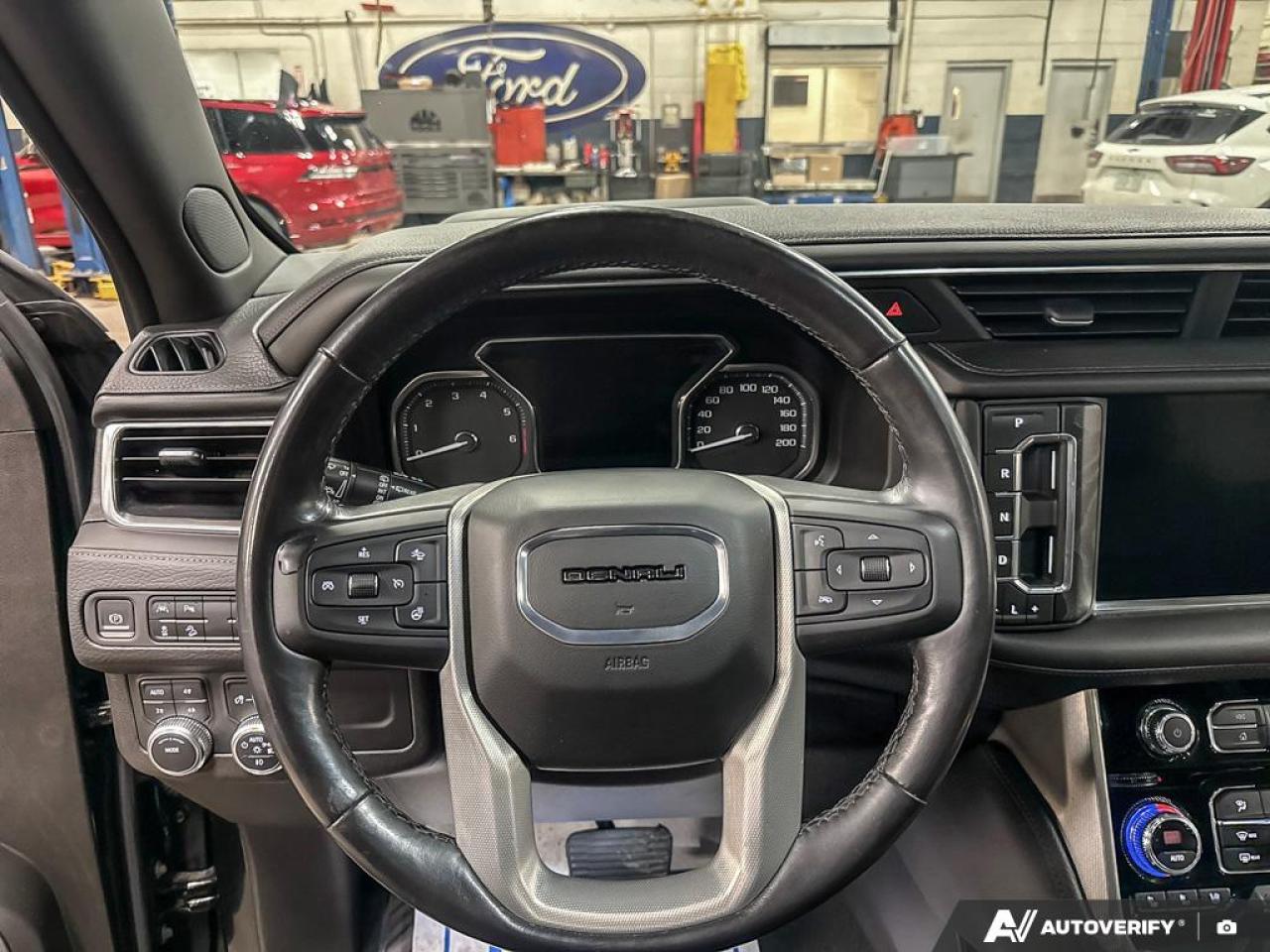 2021 GMC Yukon XL Denali PREM PKG | NO ACCIDENTS | 1 OWNER | REAR MEDIA SYS Photo