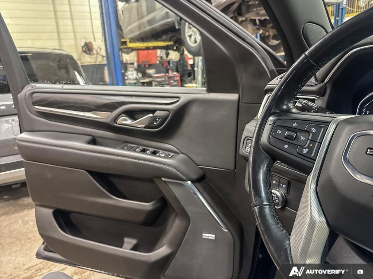 2021 GMC Yukon XL Denali PREM PKG | NO ACCIDENTS | 1 OWNER | REAR MEDIA SYS Photo