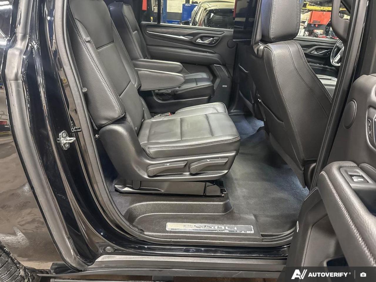 2021 GMC Yukon XL Denali PREM PKG | NO ACCIDENTS | 1 OWNER | REAR MEDIA SYS Photo