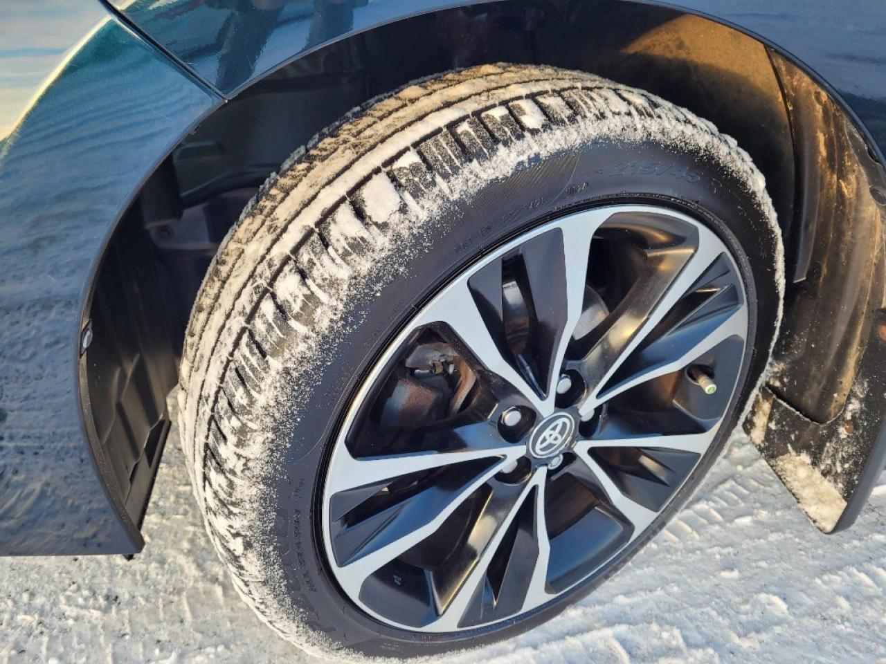 2018 Toyota Corolla SE CVT Photo